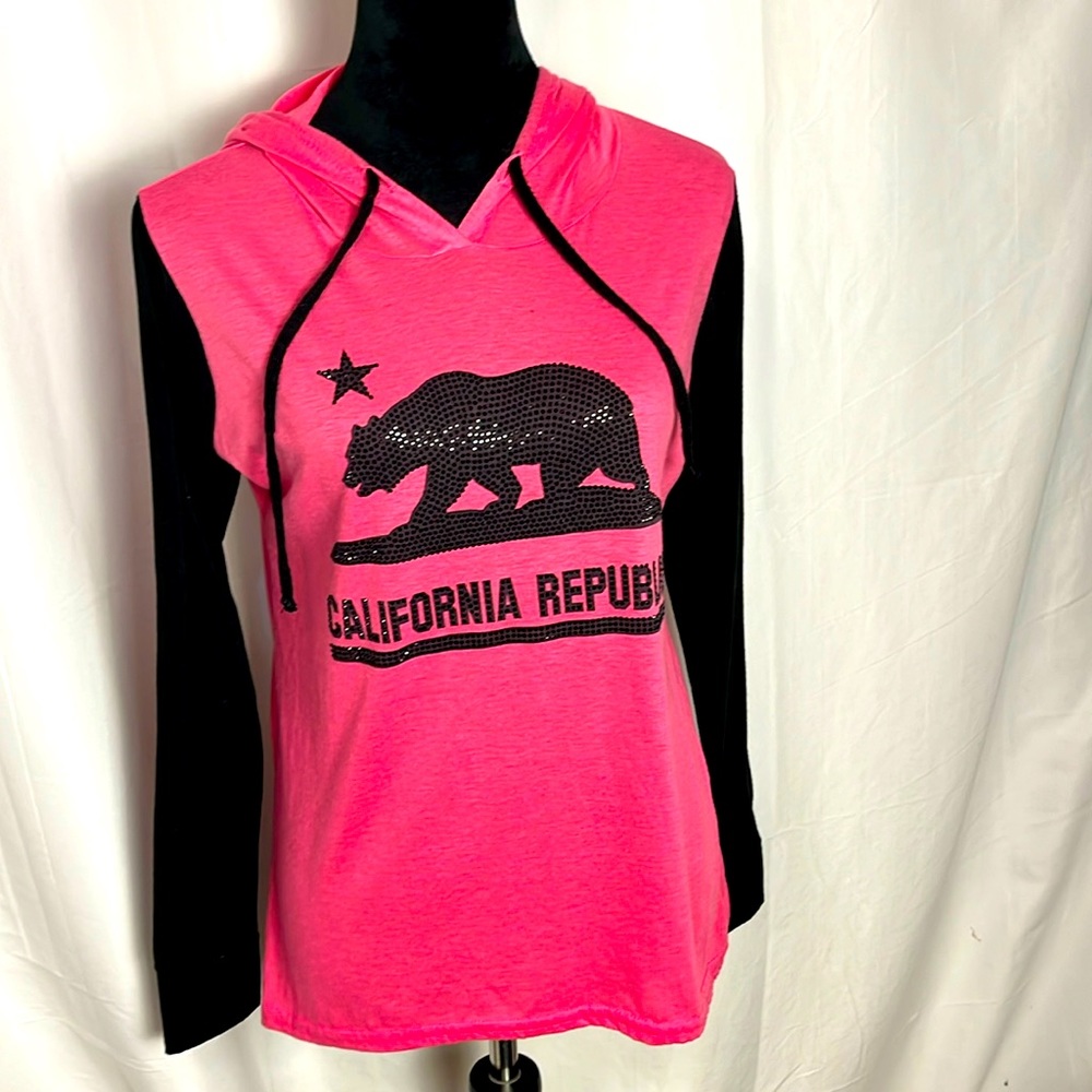 Sweet Giselle size M - pink and black sparkly California Republic T w/ hoodie